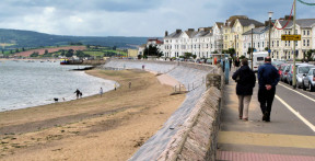 Exmouth_seafront_in_south_devon_arp.jpg